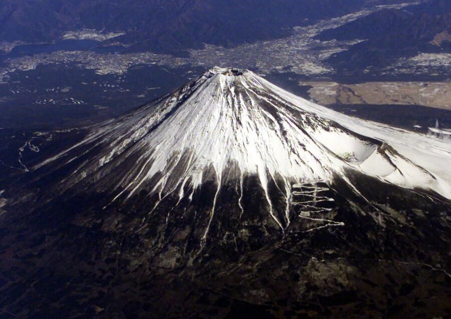 Sightseeing Day Trip to Mount Fuji and Hakone Green Number - Why a private Mount Fuji day makes sense