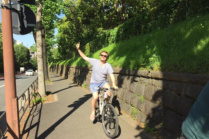 Small Group Cycling Tour in Tokyo - Why a bicycle works so well in Tokyo