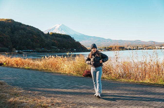 Small Group Tour Mount Fuji and Lake Kawaguchi from Tokyo - Oshino Hakkai and its clear spring ponds