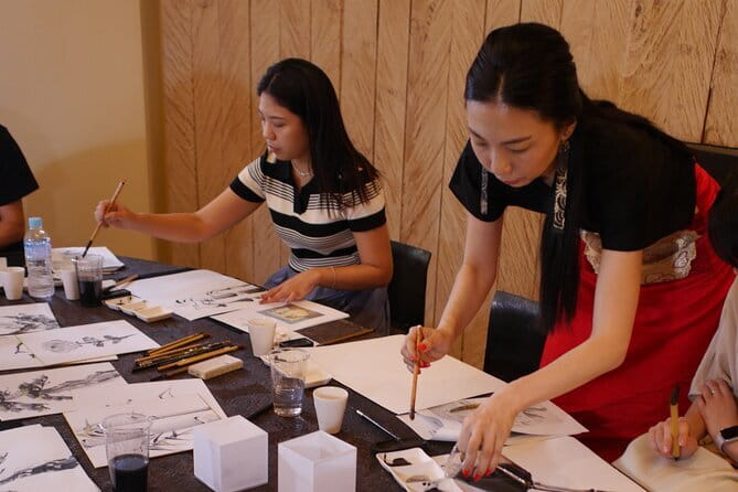 Sumi-e Ink Painting Suiboku-Ga Workshop in a Japanese Teahouse - What suiboku-ga feels like in practice