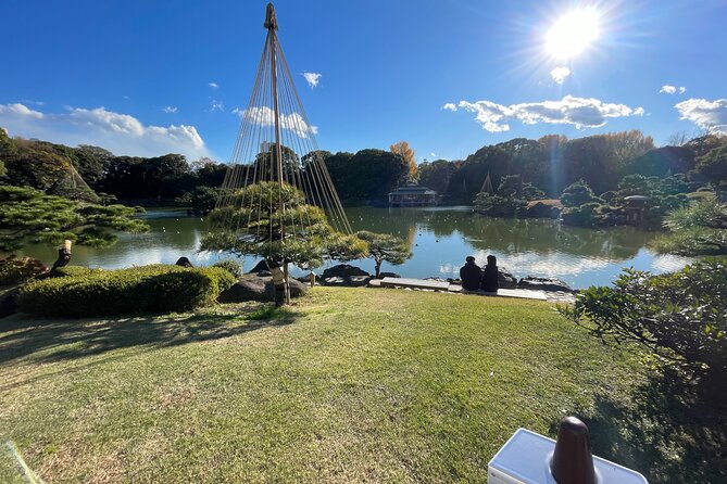 Sumida Riverside Walk:Garden＆Temple Ritual(4 Meeting Points) - Kiyosumi Garden: a calm start among seasonal plants