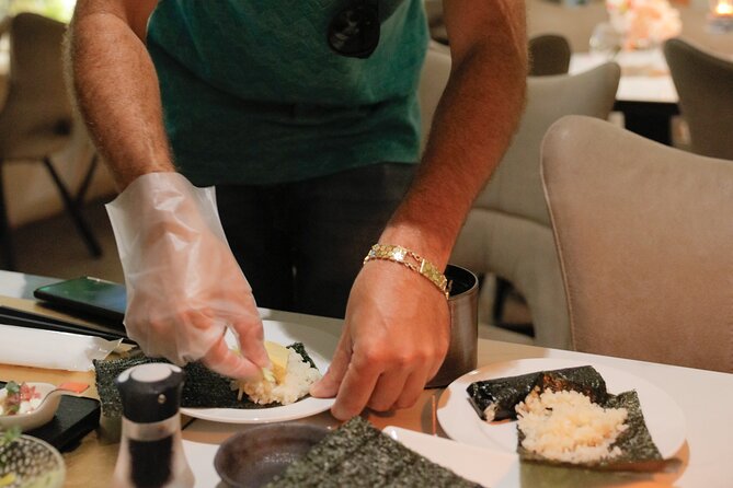Sushi Making Experience in Shinjuku【Temaki】 - The simple pleasure of hand-rolled temaki