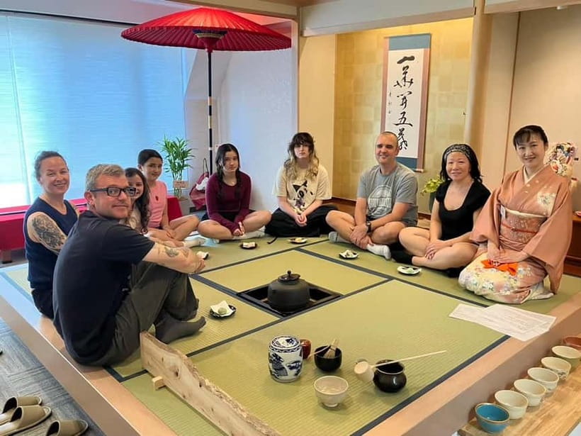 Tea ceremony experience in Japanese-style room 60min - Entering Wasako near Asakusa