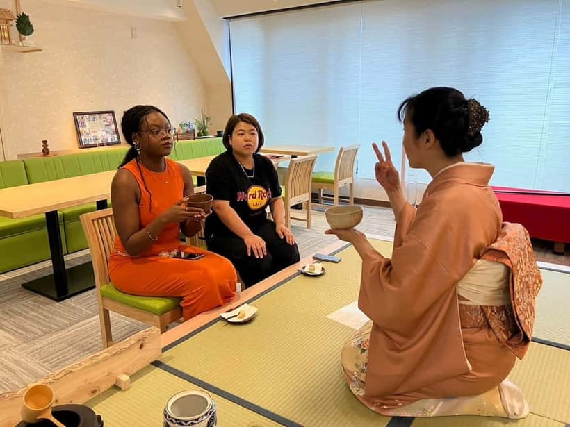 Tea ceremony experience in Japanese-style room 60min - Kimono dressing and photo opportunities