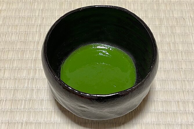 Tea Ceremony Workshop in Tokyo by the Experienced Instrucor - Tea bowls are part of the lesson