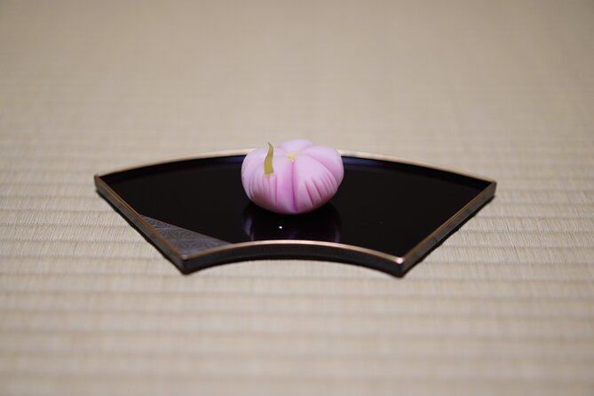 Tea Ceremony Workshop in Tokyo by the Experienced Instrucor - Making usucha with your own hands