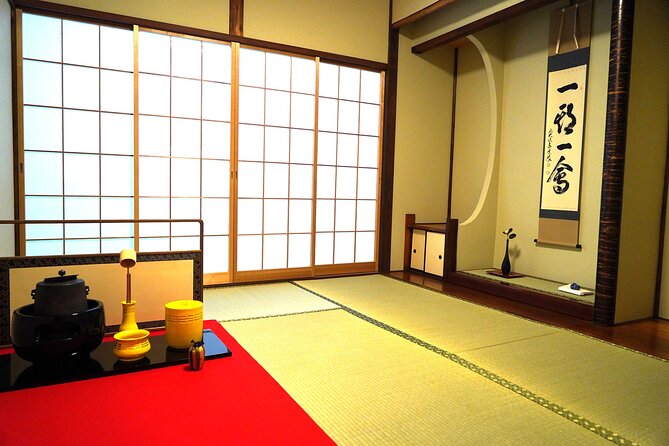 Tea Ceremony Workshop in Tokyo by the Experienced Instrucor - What the small group changes