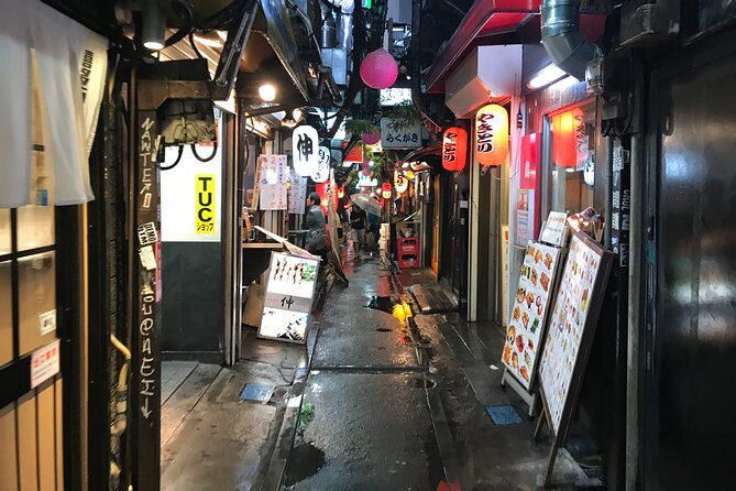 The Dark Side of Tokyo - Night Walking Tour Shinjuku Kabukicho - Kabukicho and the business of nightlife