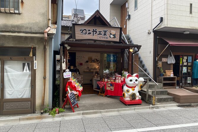 The Old Quarter of Tokyo - Yanaka Walking Tour - Wooden houses at Ueno-Sakuragi Atari