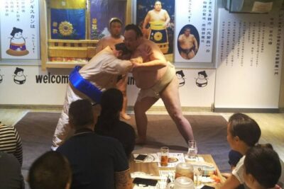 the SUMO show - Watching retired wrestlers spar