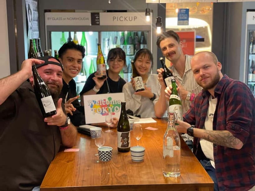 Tokyo: 3 Hours Pub Crawl Welcome Guided Tour in Shibuya - 7:00 p.m. at the retro standing bar