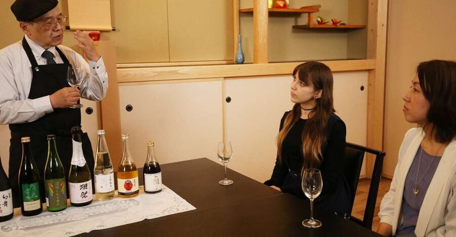 Tokyo: 7 Kinds of Sake Tasting with Japanese Food Pairings - Seven glasses, seven ways to understand sake
