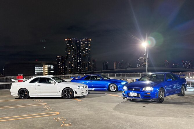 Tokyo and Daikoku Guided Tour in a Nissan GTR R34 - A-PIT Super Autobacs: a useful stop for car fans