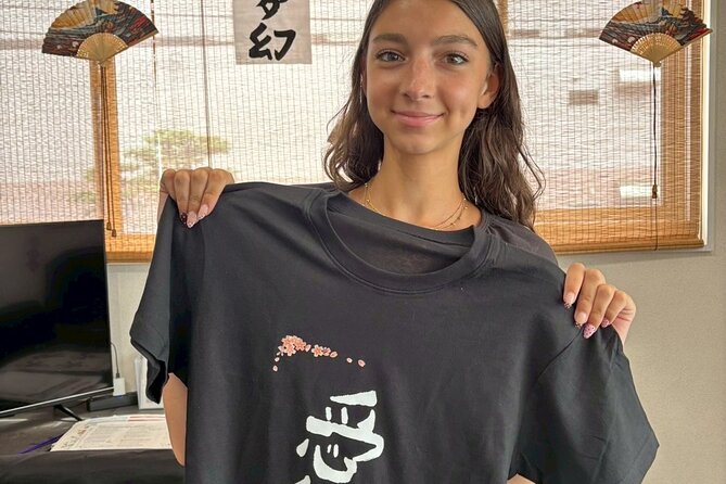 Tokyo Asakusa：Calligraphy & Make T-shirt Activity - Choosing the Design for Your Custom T-Shirt