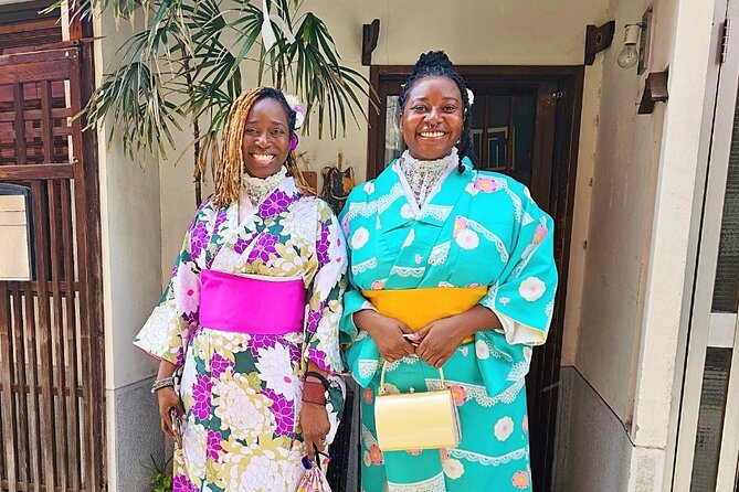 Tokyo Asakusa Kimono Rental - Choosing a Kimono Near Asakusa Station