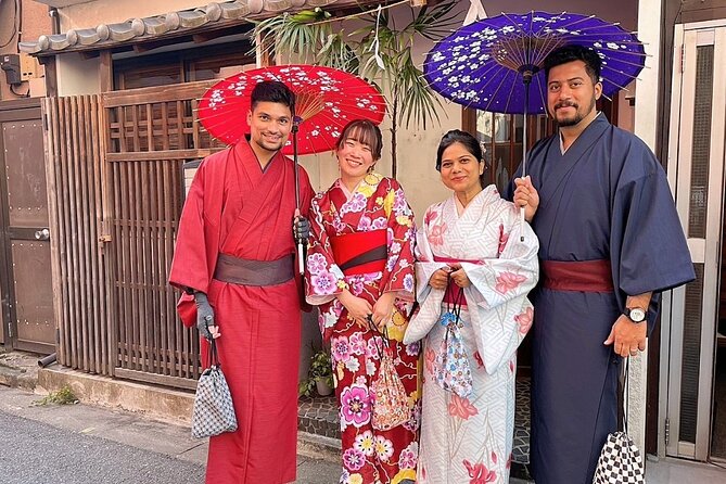 Tokyo Asakusa Kimono Rental - Taking the Outfit Into Asakusa