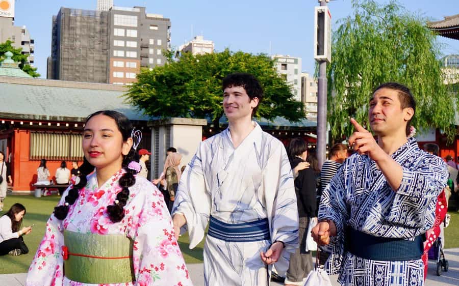 Tokyo: Asakusa Kimono Rental Experience - Optional rickshaw rides and tea ceremonies