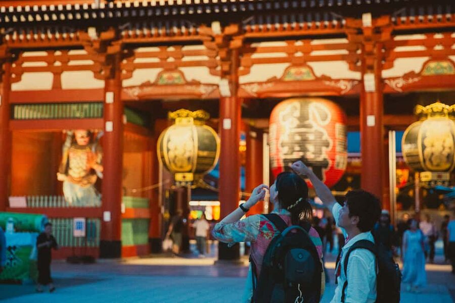 Tokyo: Asakusa Photogenic Night Walk with 1 drink - Why Asakusa is better after sunset