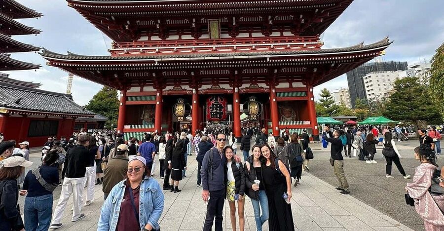 Tokyo Asakusa & Senso-Ji Walking tour With A Guide - Nakamise Shopping Street and the main approach