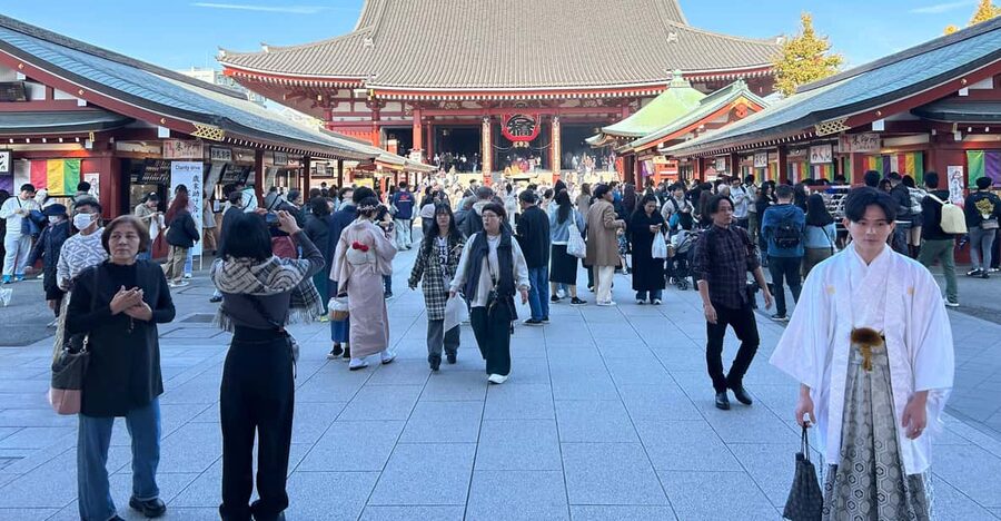 Tokyo Asakusa sightseeing and history walking tour - What the private format really changes