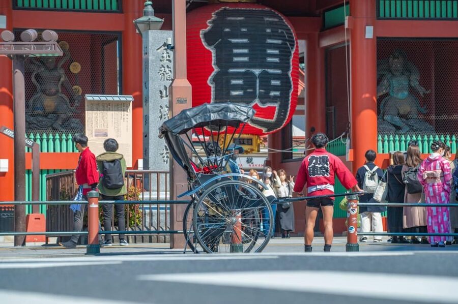 Tokyo: Asakusa tour by rickshaw - How It Compares With Walking Through Asakusa