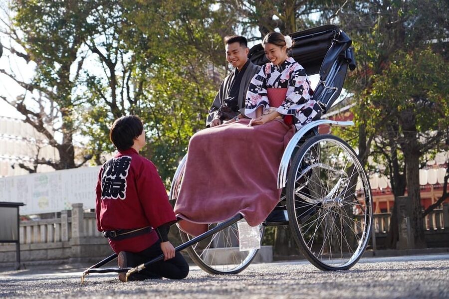 Tokyo: Asakusa tour by rickshaw - Why the Private Format Matters