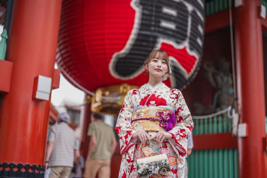 Tokyo Asakusa: Traditional Kimono Rental Experience at Wargo - Getting dressed at the fourth-floor store