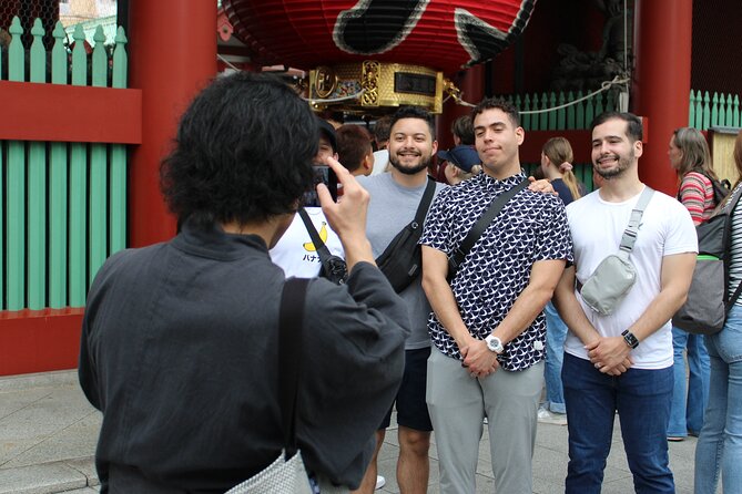Tokyo: Asakusa Walking Tour with Japanese Comedian - Nishi-sando and the melon bread stop