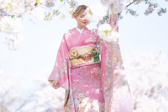 Tokyo Authentic Kimono Rental in Asakusa with Photography Option - Choosing between kimono and yukata