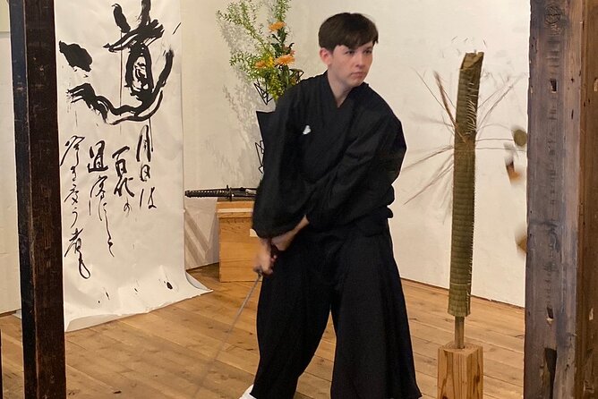 Tokyo : Authentic Samurai Experience in a Private Space. - Handling a Real Japanese Sword