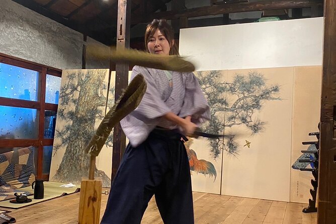 Tokyo : Authentic Samurai Experience in a Private Space. - Facing the Samurai Instructor