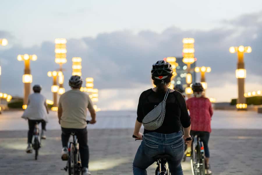 Tokyo Bay Area: Sunset Night View 3h E-bike Guided Bike Tour - The convenience-store snack stop