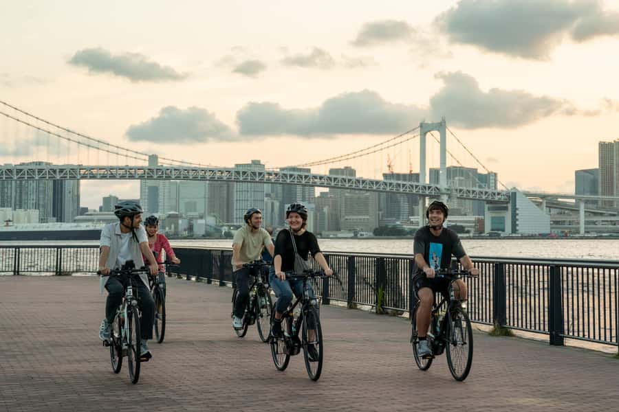 Tokyo Bay Area: Sunset Night View 3h E-bike Guided Bike Tour - Who should book this ride?