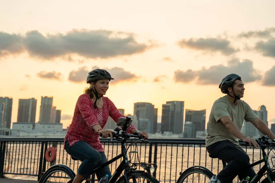 Tokyo Bay Area: Sunset Night View 3h E-bike Guided Bike Tour