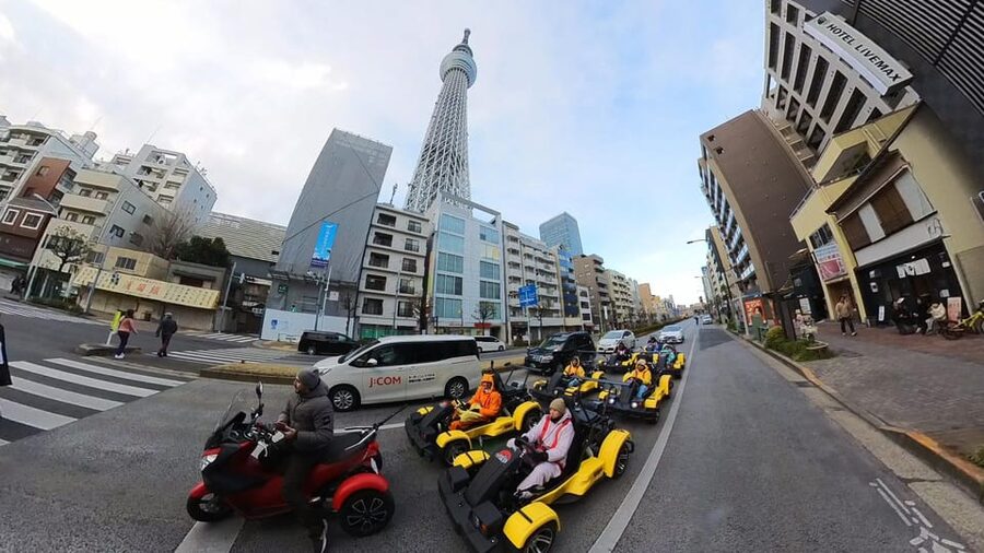 Tokyo Bay: Scenic Skyline Go-Kart Tour (120 Minutes) - Tokyo Station and the Imperial Palace surroundings