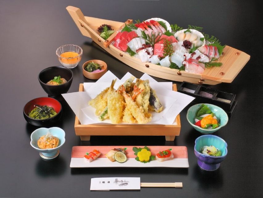 Tokyo Bay: Traditional Japanese Yakatabune Dinner Cruise - What a Tokyo yakatabune evening feels like