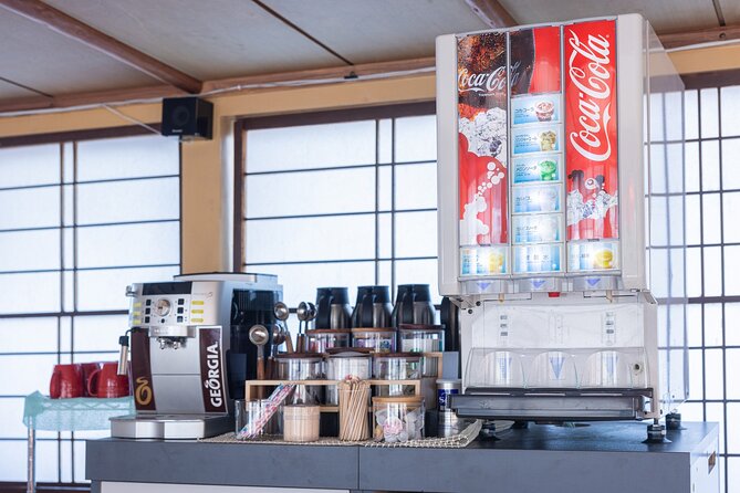 Tokyo Bay Yakatabune Cruise with Traditional JapaneseShow Drinks - Daytime or Evening: Which Works Better?
