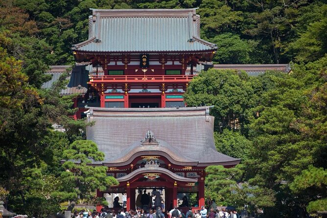 Tokyo: Bus Tour to Kamakura Great Buddha & Enoshima with Pickup - The Enoden ride, a short but useful highlight