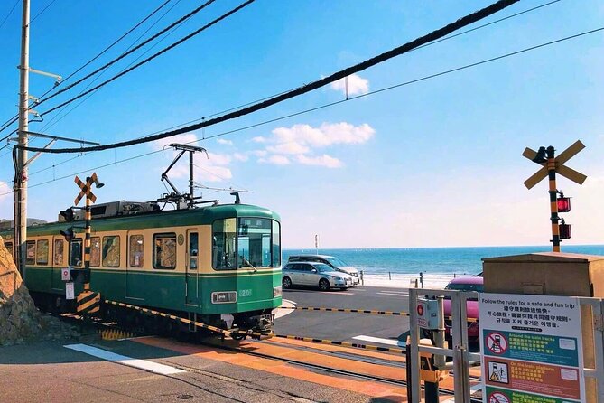 Tokyo: Bus Tour to Kamakura Great Buddha & Enoshima with Pickup - Kamakura High School and the Slam Dunk photo stop