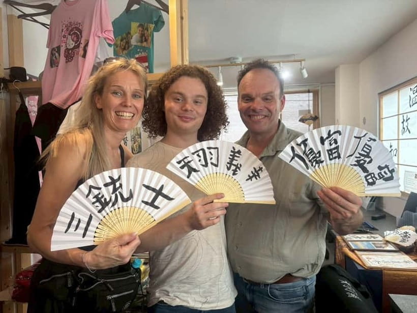 Tokyo:Calligraphy &Make your original folding fan in Asakusa - Thirty minutes of practice on thin paper