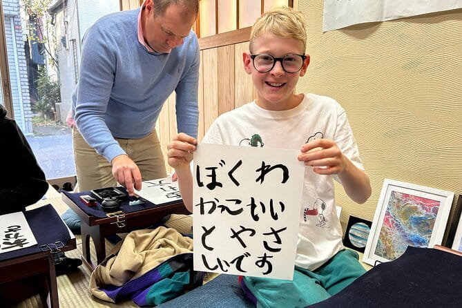 Tokyo: Calligraphy Workshop & Original T-Shirt Creation - Designing the paper artwork