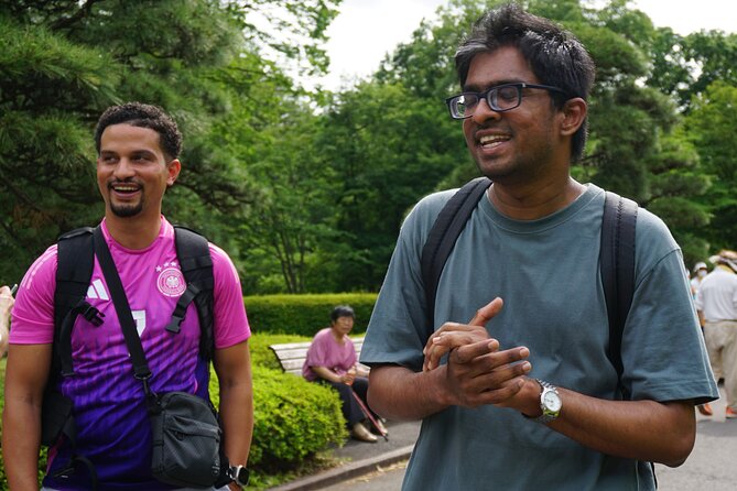 Tokyo Castle, Imperial Palace, Shogun & Garden Walking Tour - The guides shape the experience