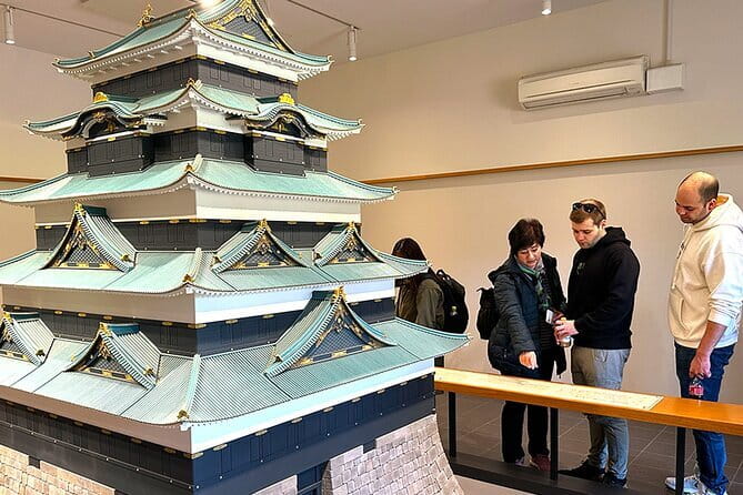 Tokyo Castle & Imperial PalaceーShogun Walking Tour - Key points at a glance