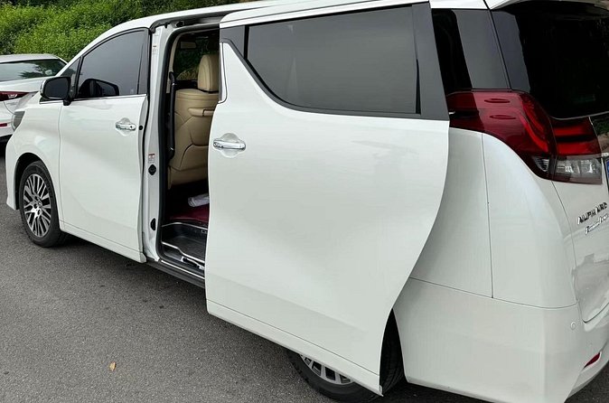 Tokyo center Private Transfer to Narita Airport(NRT) 5-9pax - What the ride is like on the road