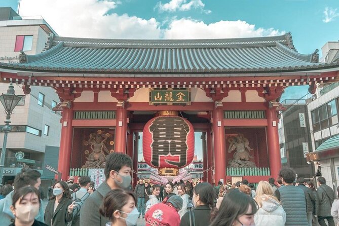 Tokyo City Attractive One Day Tour - Shinjuku Gyoen: an hour of quiet in the city