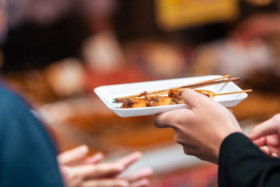 Tokyo: Classic Tsukiji Food Tour - Tsukiji before the crowds take over