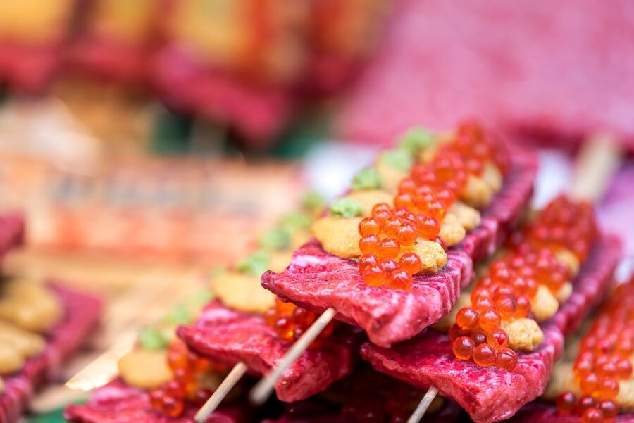 Tokyo: Classic Tsukiji Food Tour - A shrine and 300 years of local context