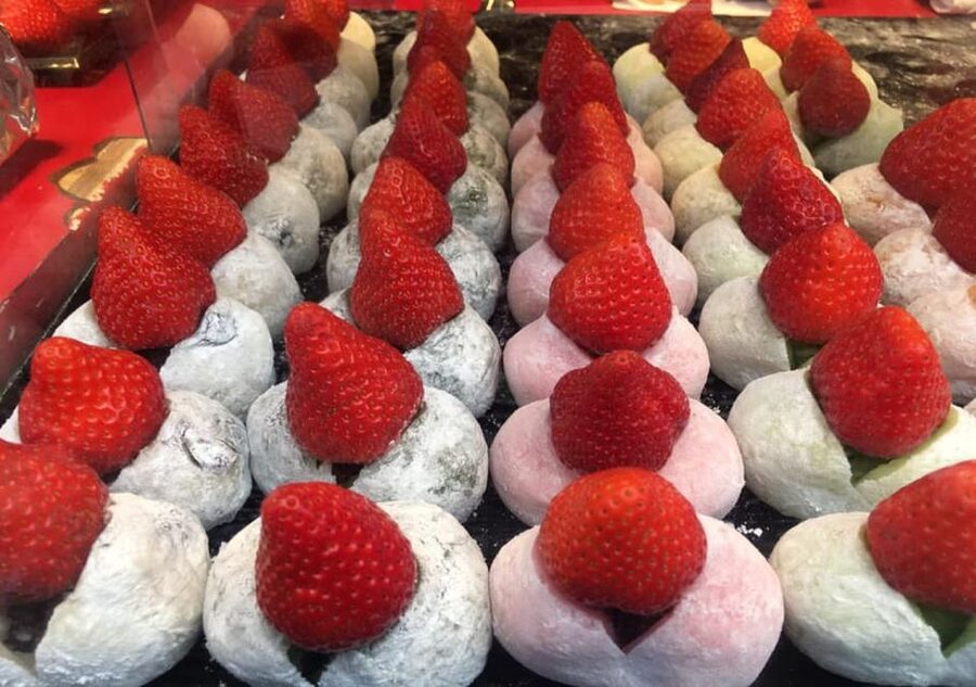 Tokyo: Classic Tsukiji Food Tour - A Japanese breakfast with more than miso soup