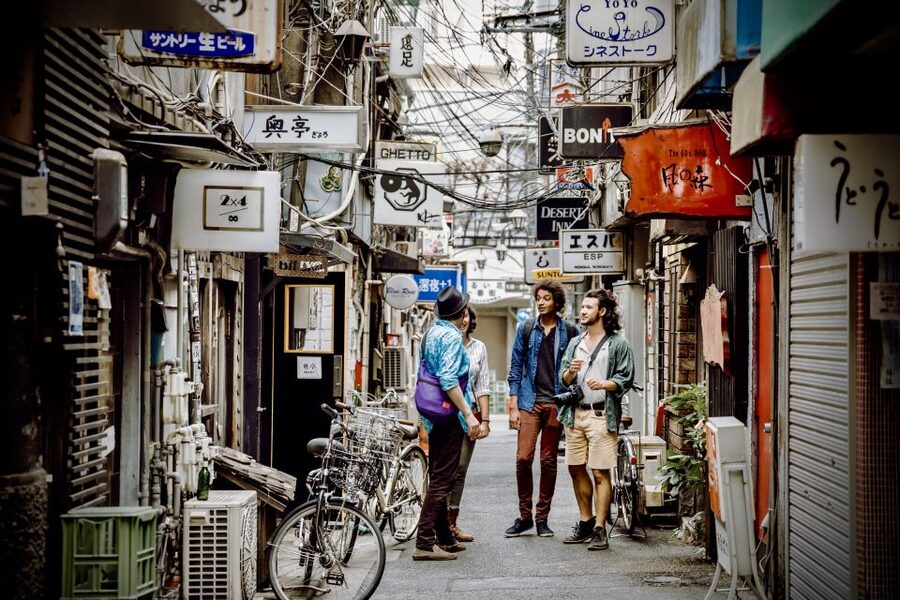 Tokyo: Custom Hidden Gems & Highlights Tour with Local Guide - Pop culture, fashion, and unusual shopping streets