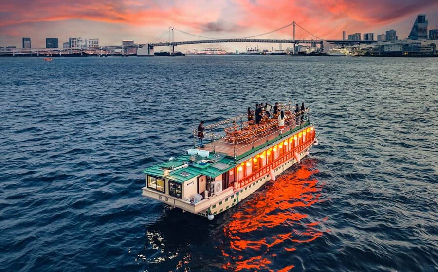 Tokyo Dinner Cruise & Tradition Show & Drinks & Tokyo Tower - Rainbow Bridge and Tokyo Bay views